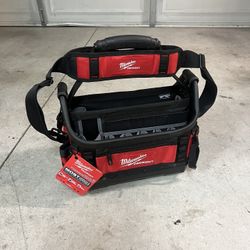 New Milwaukee PACKOUT 15 in. Structured Tote