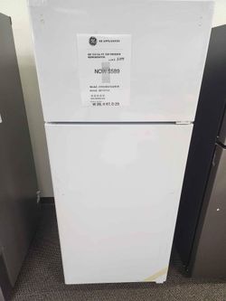 GE 17.5 CU FT. Top freezer refrigerator