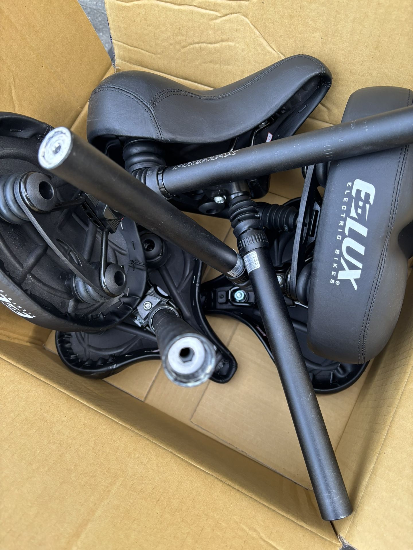 NEW LEATHER SEATS FOR BEACH CRUISERS & ELECTRIC BIKES complete W/clamps and Seat Post 5 for $50 or $15 Each post are 27.2