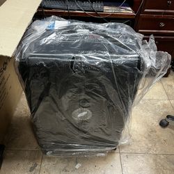 Samsonite Riverside DLX 28” Spinner Luggage – Brand New w/ Tags