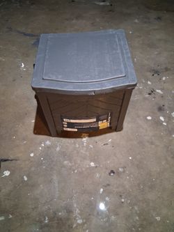 Suncast Hose Hideaway Storage Box