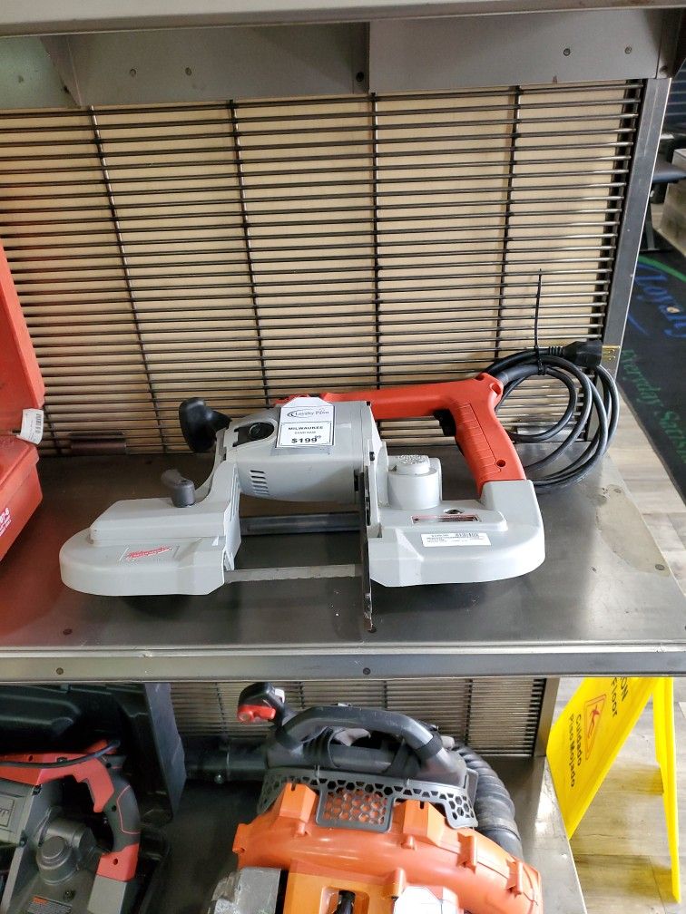 MILWAUKEE BANDSAW