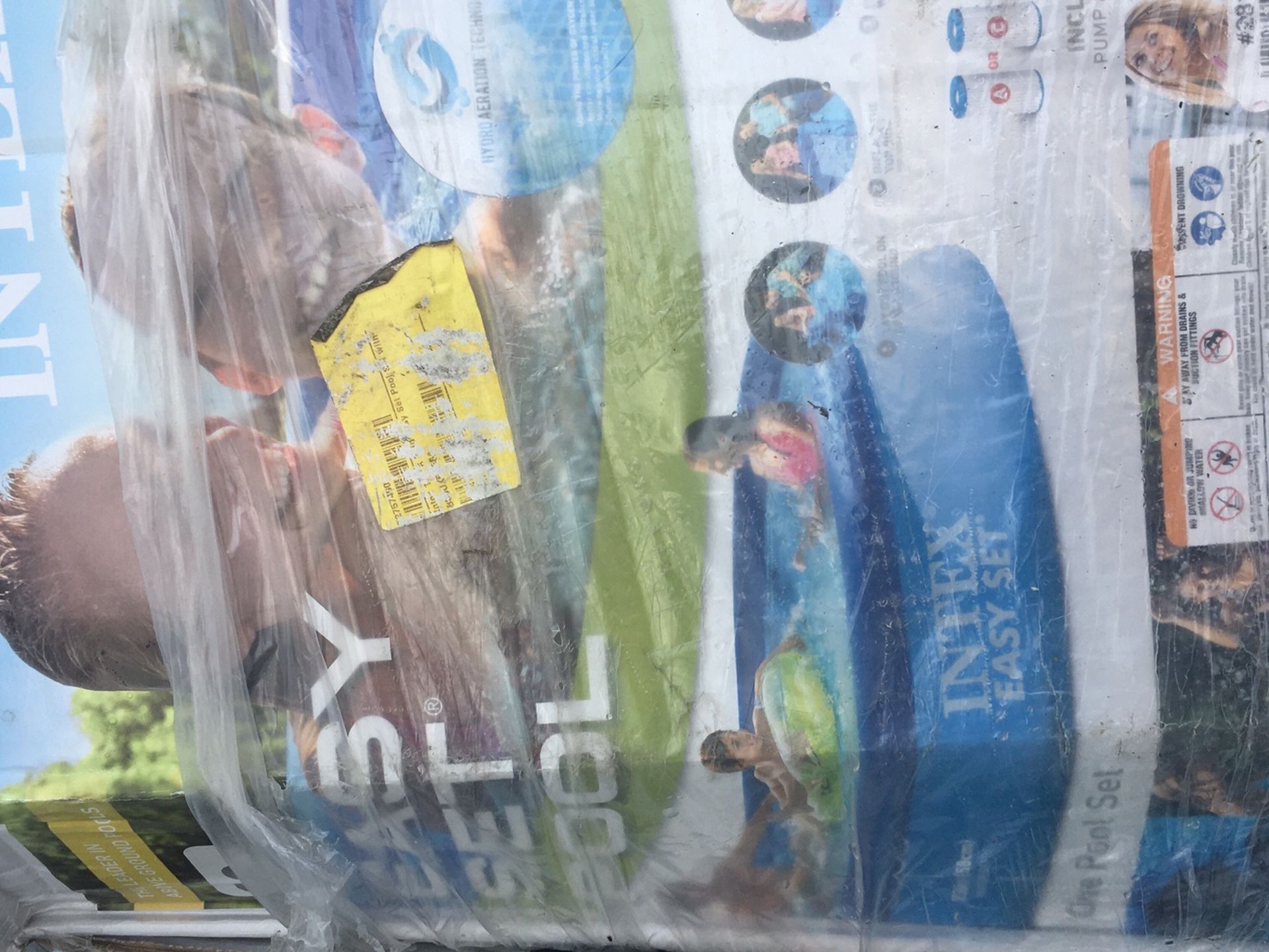 Kids poolWith ladder filter and accessories 75$ firm