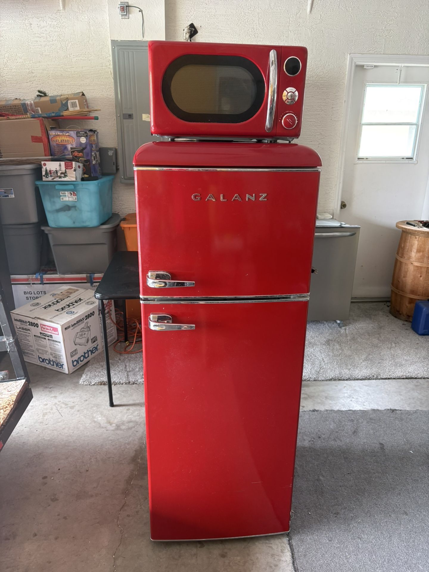 22 in. 7.6 cu. ft. Retro RefrigeratorEnergy Star(Free Microwave With Purchase)