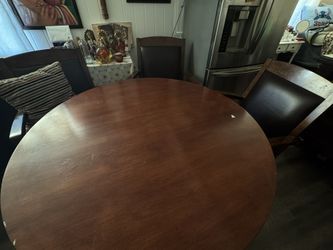 Dining Table and 4 chairs 