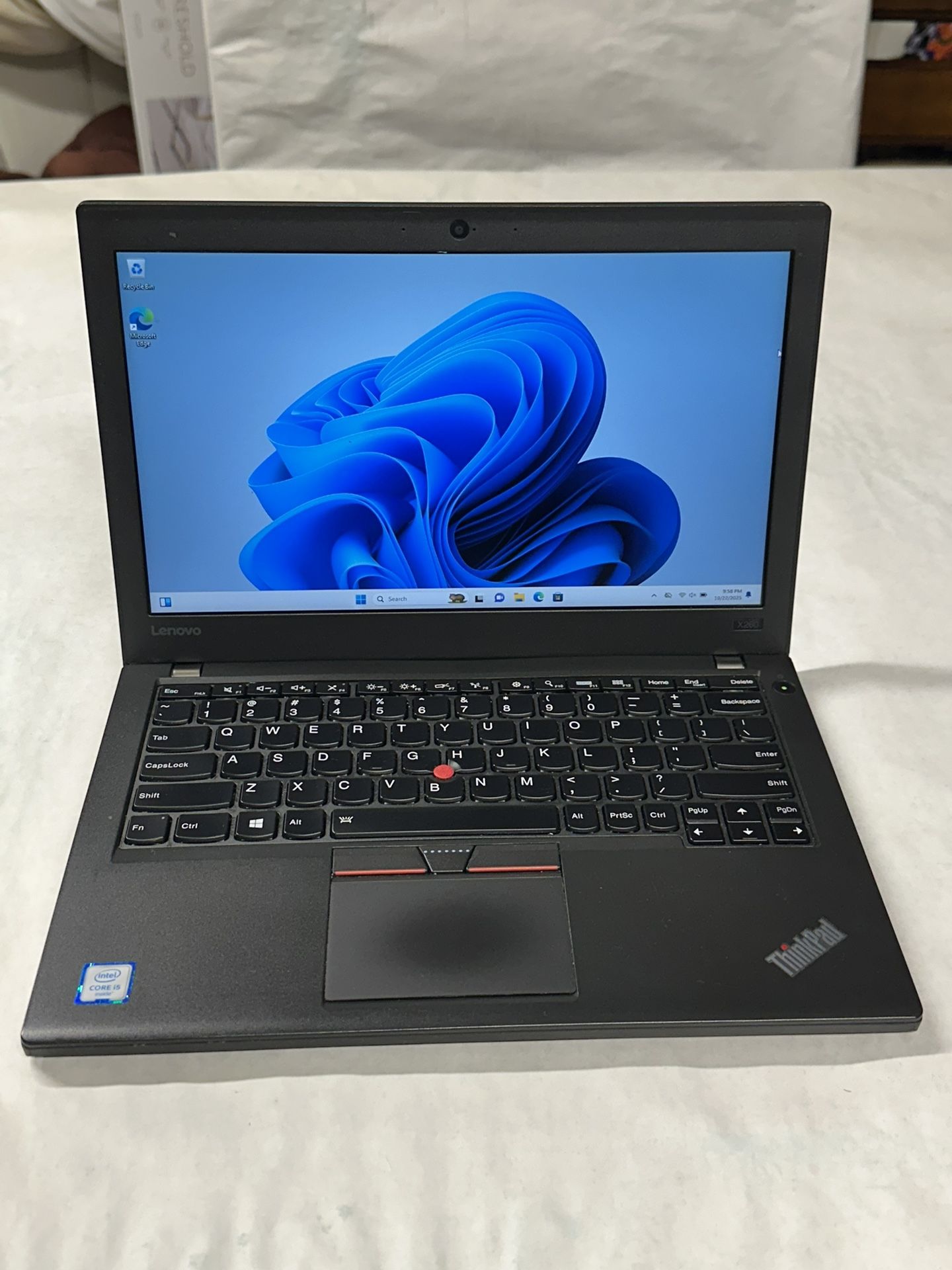 Laptop Lenovo X260 i5 Good Condition Price is Firm  Read Description 