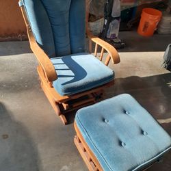 Nice Glider Rocking Chair With Matching Ottoman 