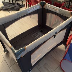 Chico Lullaby LX Playard Midori with changing table toy bar baby pack&play vibration lights 