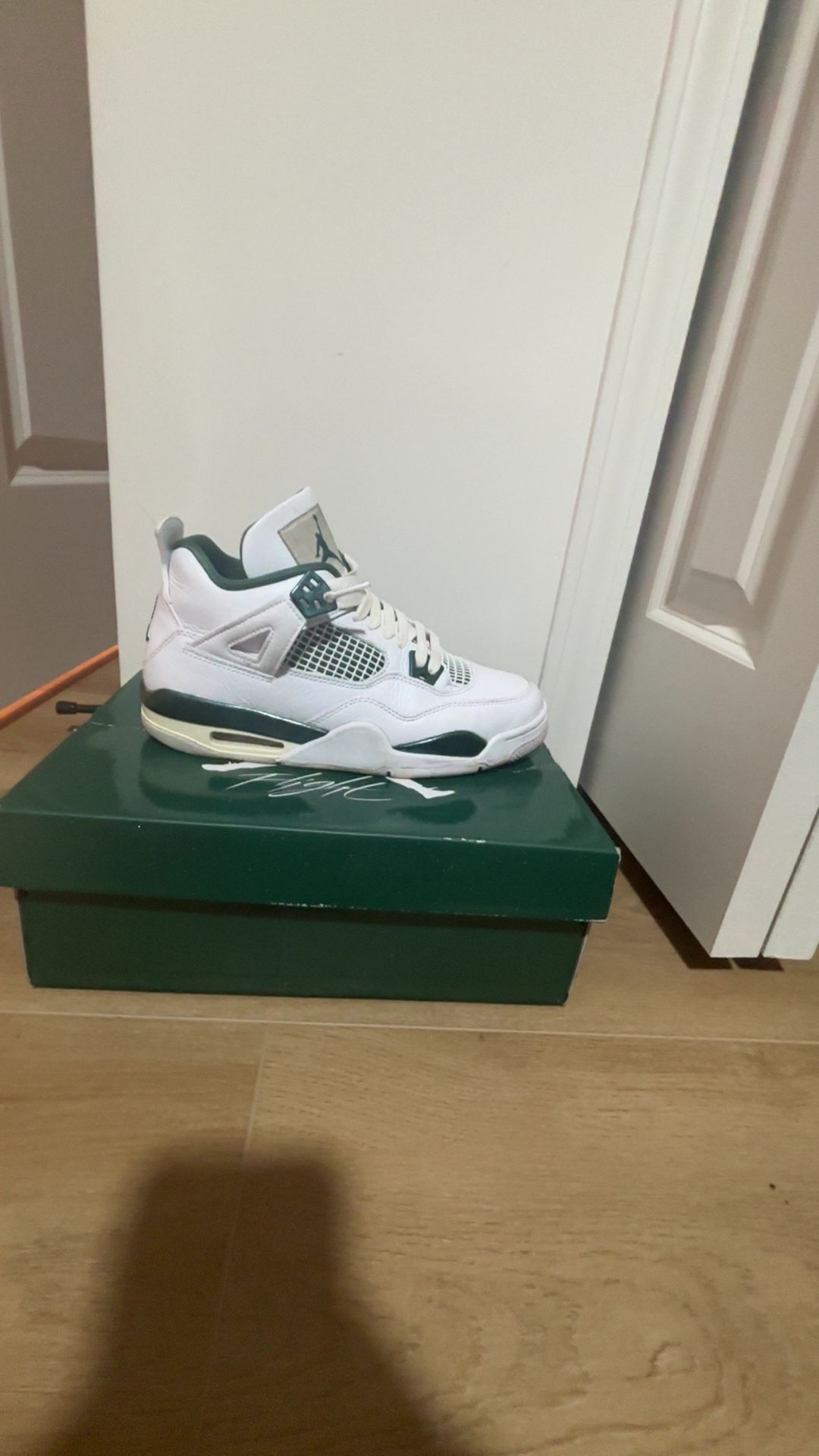 youth Jordans Retro 4