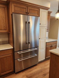 2025 Thermador T42BT120NS Refrigerator – Like New 23.1 cu ft - Oakmont, PA