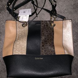 Calvin Klein Purse large *NEW* With Wristlet