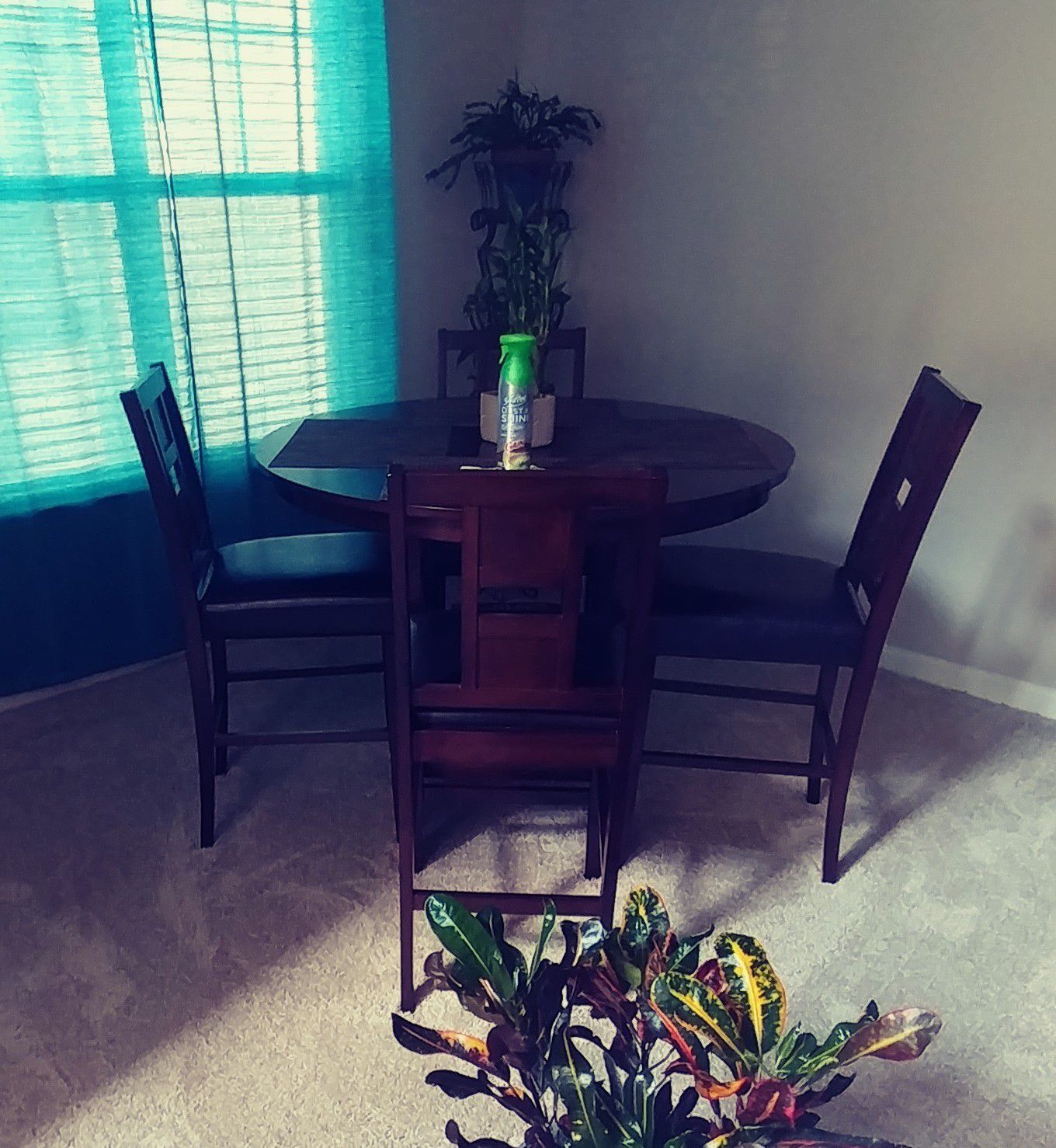 Dining room set with 4 chairs