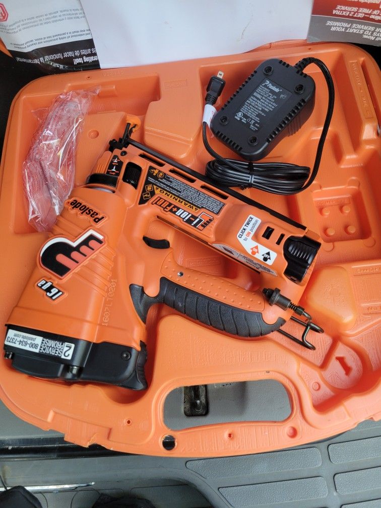 Paslode 16 Ga Nail Gun