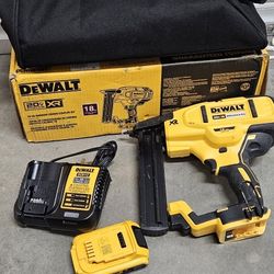 Dewalt 20V 18 GA narrow crown Stapler kit