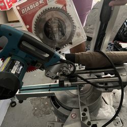 Makita Saw 2708