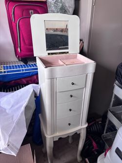 Jewelry Stand