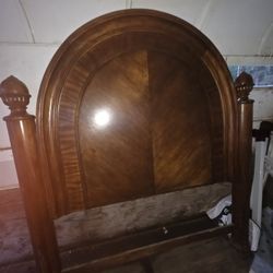 Mahogany Queen Bed 