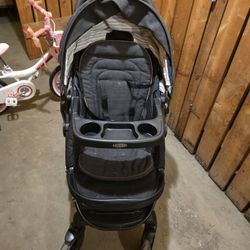 Graco Baby Stroller – Foldable, Good Condition