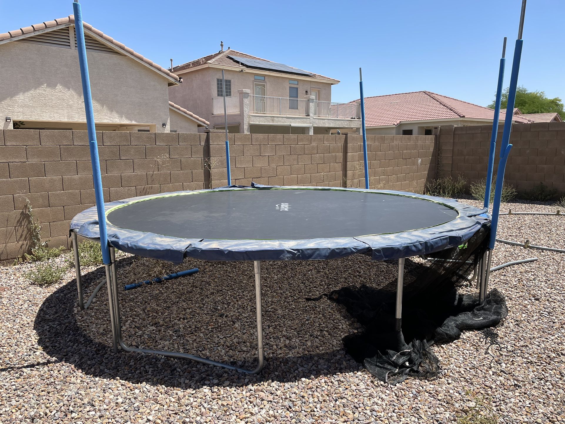 FREE Outdoor Trampoline 14 FT