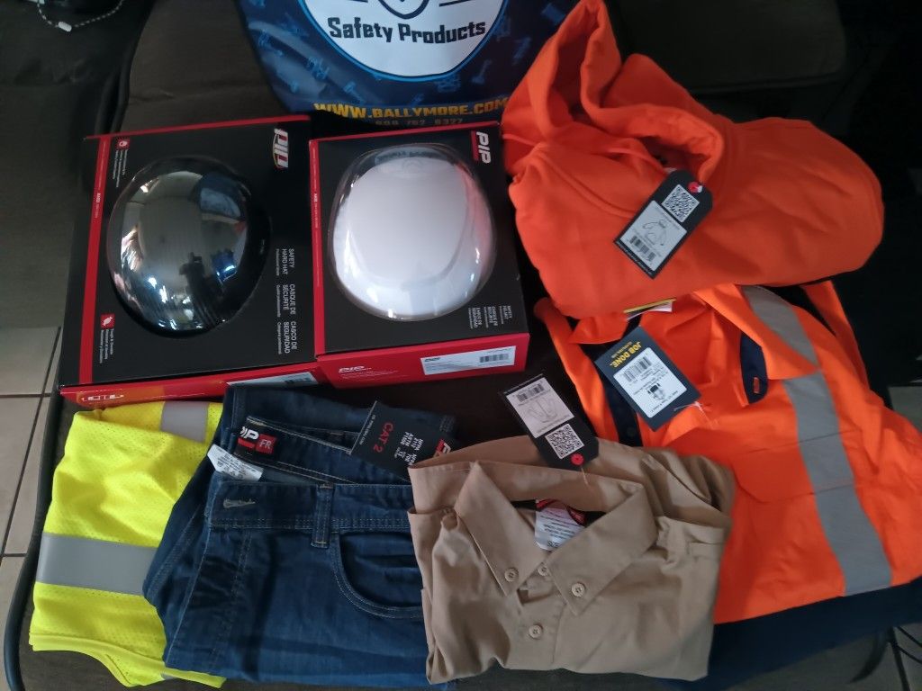 New Lots Of PIP Fire Resistant Clothing And hard hats