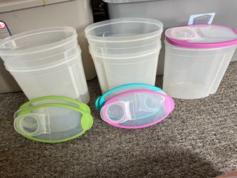 Clean Rubbermaid kitchen containers. Great for cereal, flour, etc.
