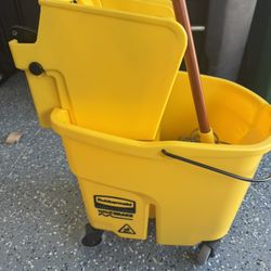 Rubbermaid Mop Bucket