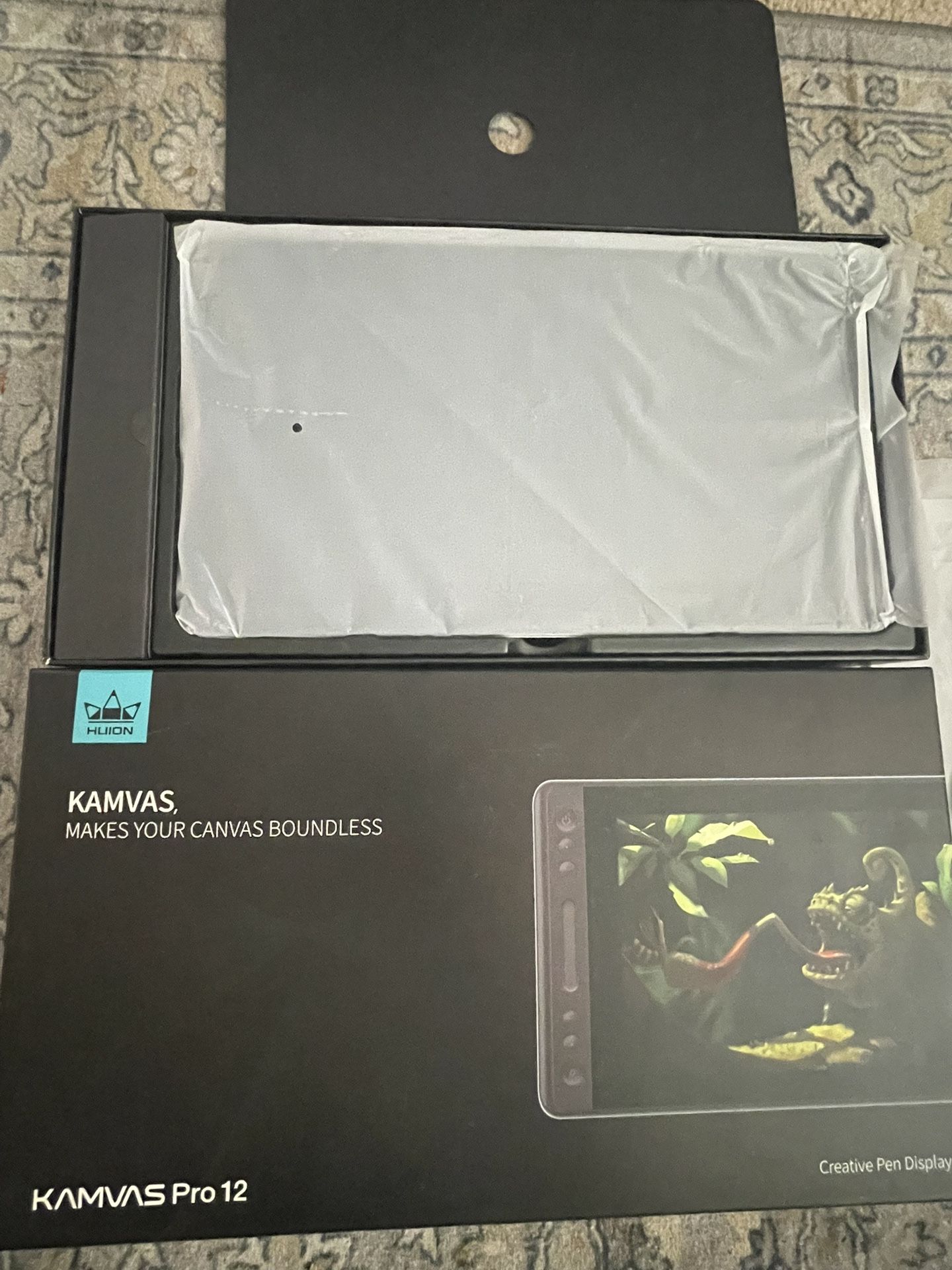 Huion Kamvas Pro 12 Drawing Tablet – Like New – Full Set