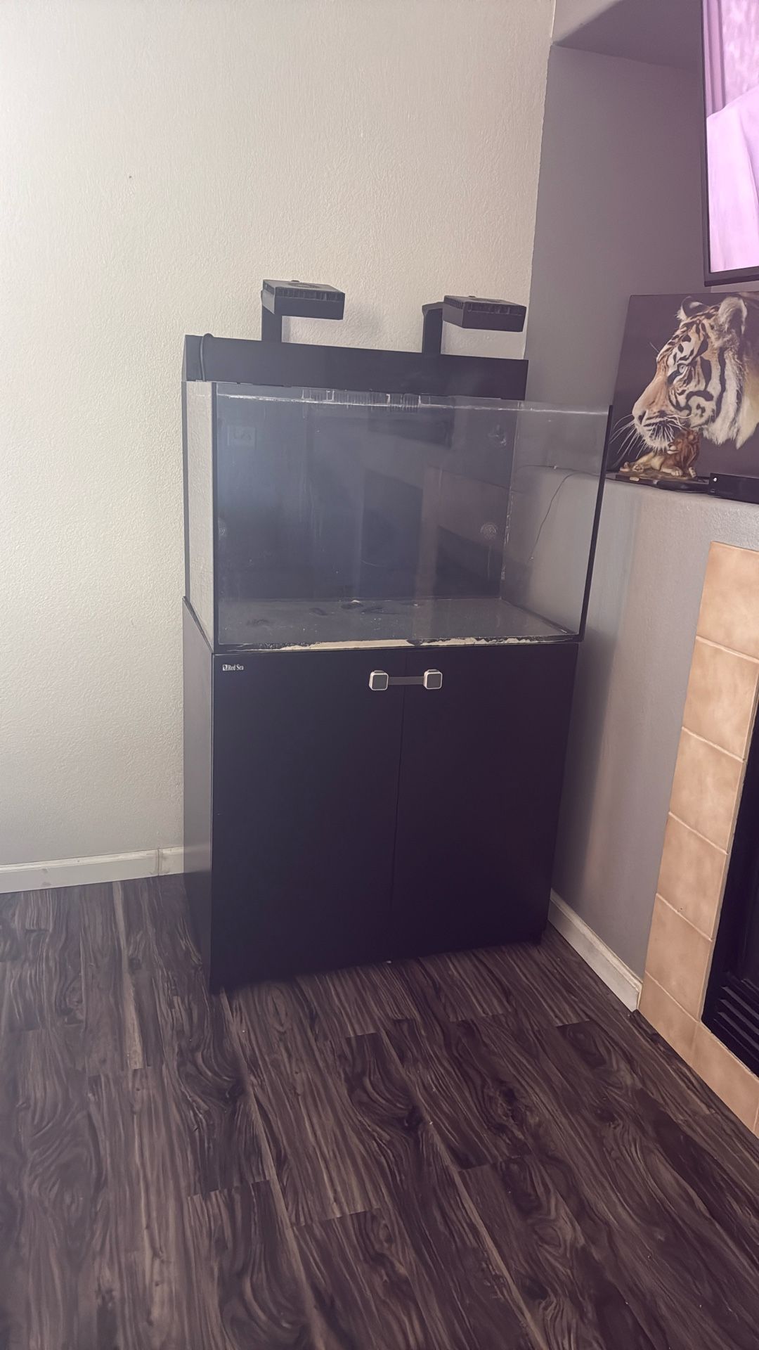 Fish Tank With Water Filter
