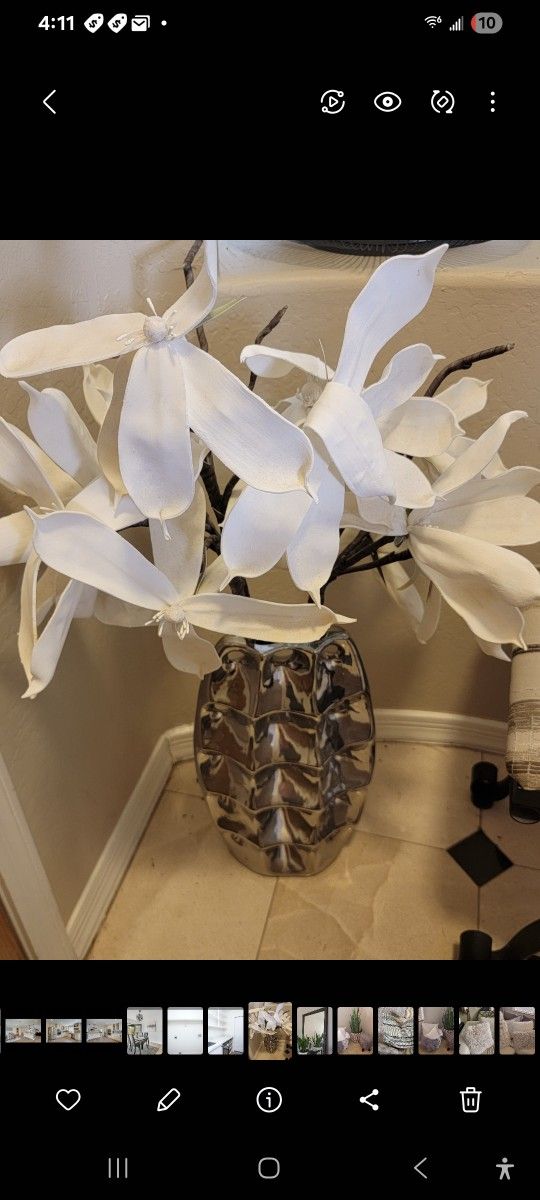 Z Gallerie Vase With Wood Flowers