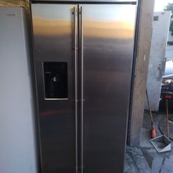 GE Monograma $550