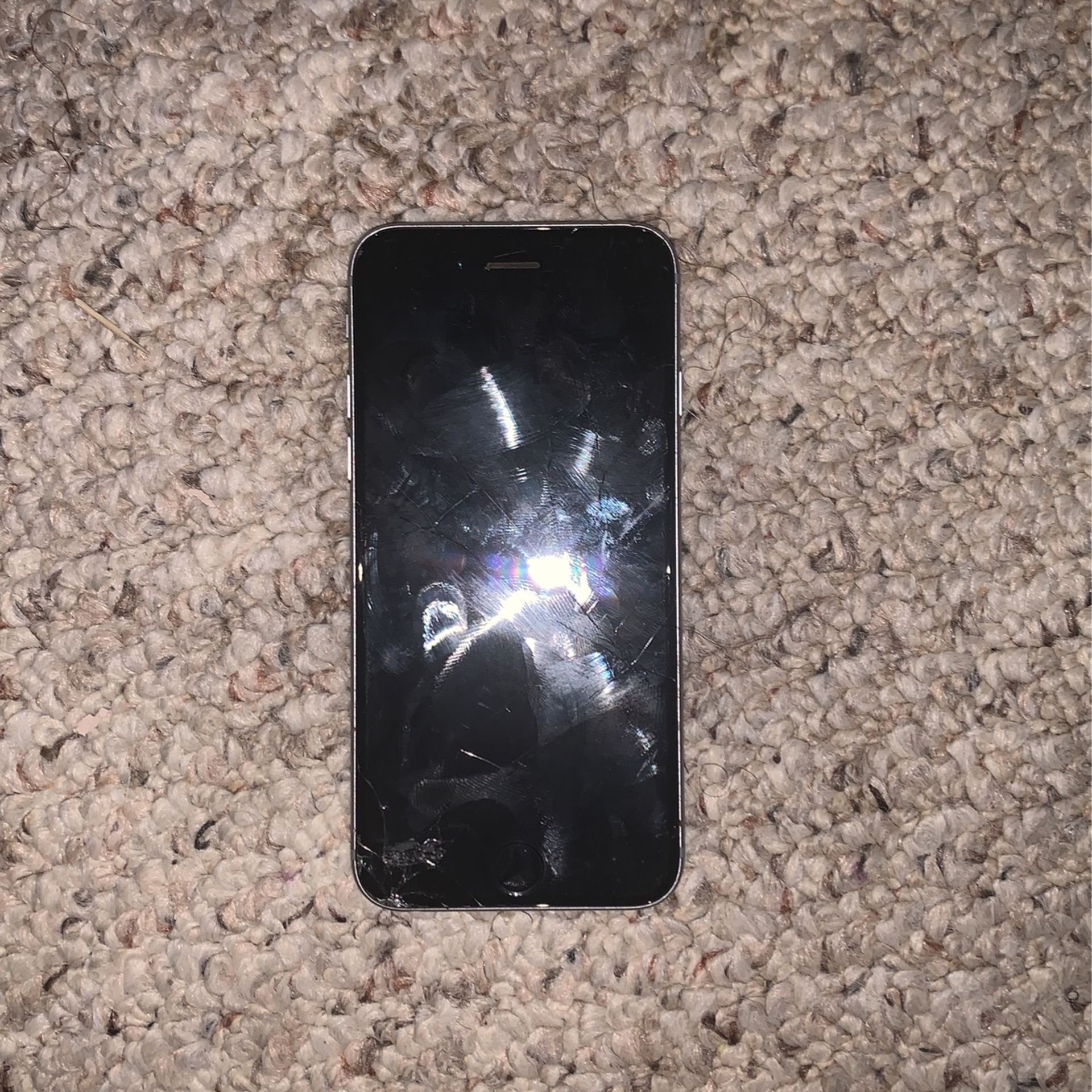 iPhone 6S (locked) Cracked