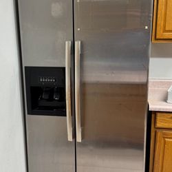Refrigerator 