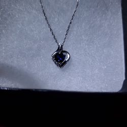  10kWhite Gold Pendant Blue Sapphire And 18" Chain