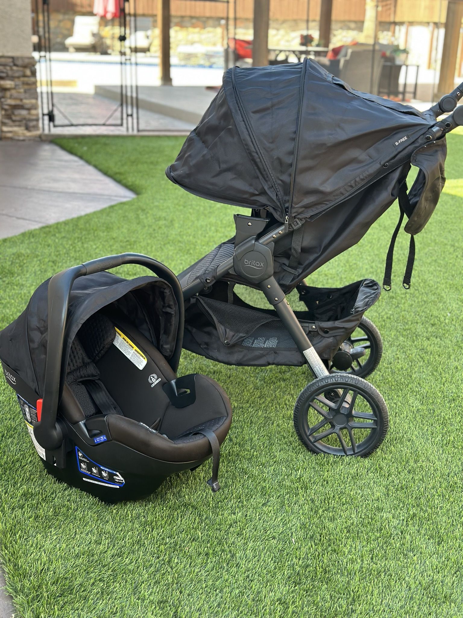 Britax Combo Baby Carrier And Stroller 