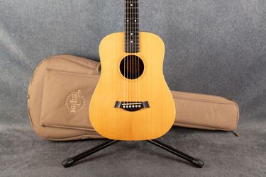 Baby Taylor & Gig Bag. New Condition
