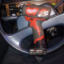 Milwaukee M18 Screwdriver With Battery 