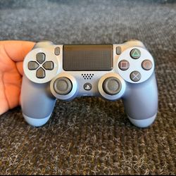 PS4 controller