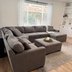 Like New Sectional Couch With Storage Ottoman 