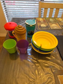 Kids Plastic Cups and Plates