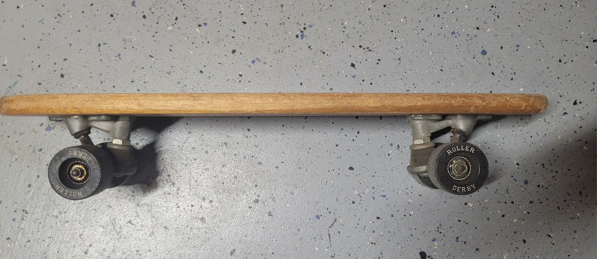 Skateboard Vintage Rollet – Planche Occasion, Look Rétro – Idéal Déco Ou Balade