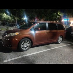 2011 Toyota Sienna
