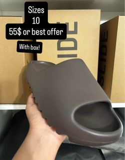 Yeezy Slides Brown