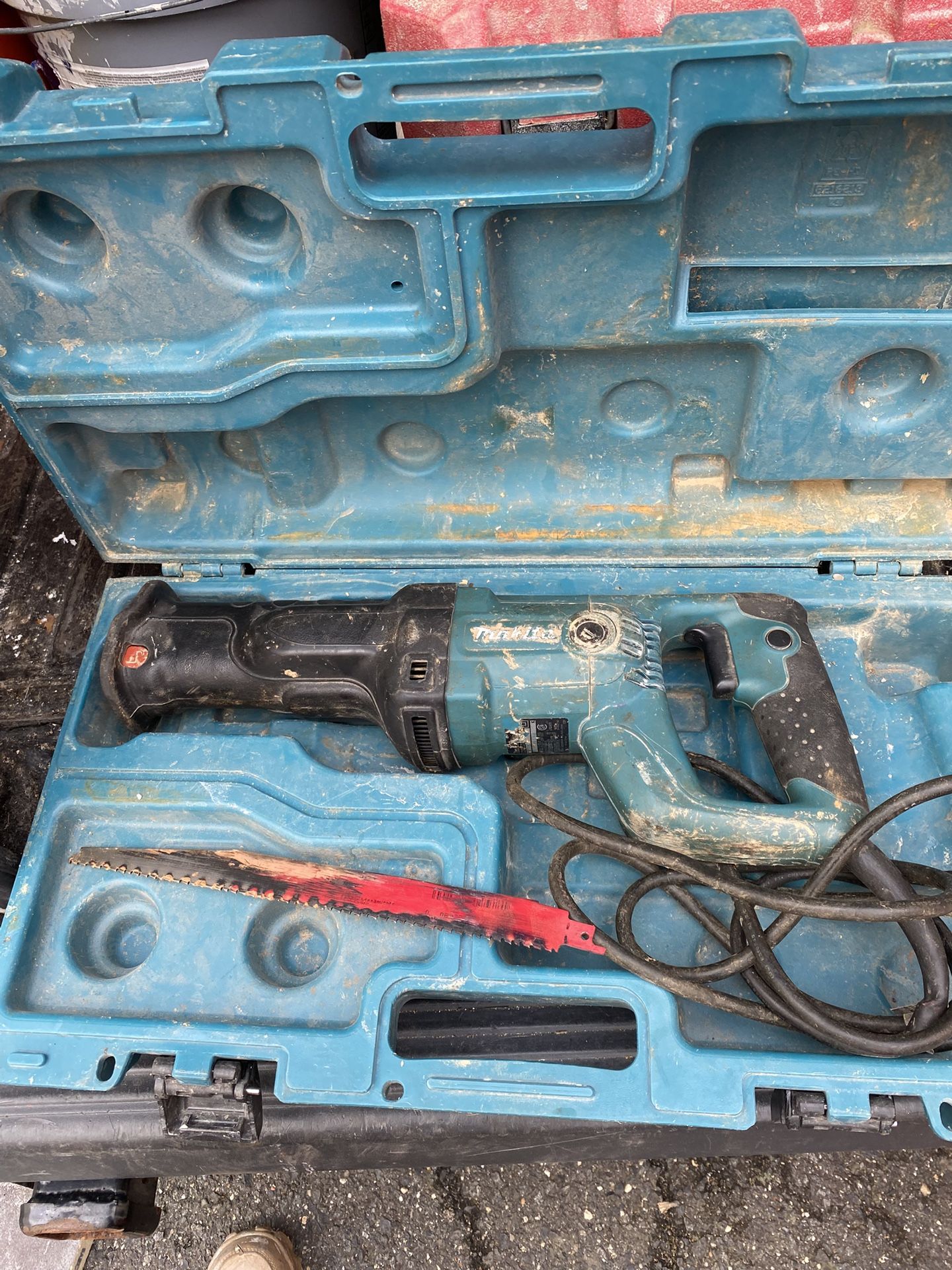 Sawzall Makita