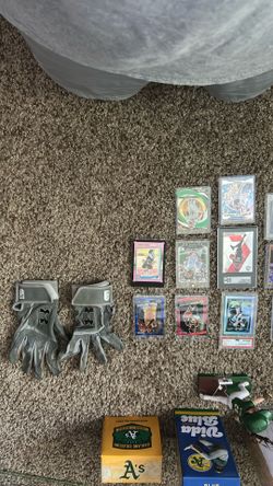 Sports cards, memorabilia, and bobble heads
