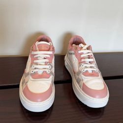 Sneakers Pink & White Checkered Low-Top Sneakers size 7 in women's
