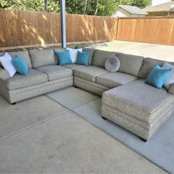 Sectional Couch Perfect Condition Super Comfy And Clean 