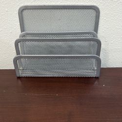 wire mesh desk organizer, gray, 3 dividers