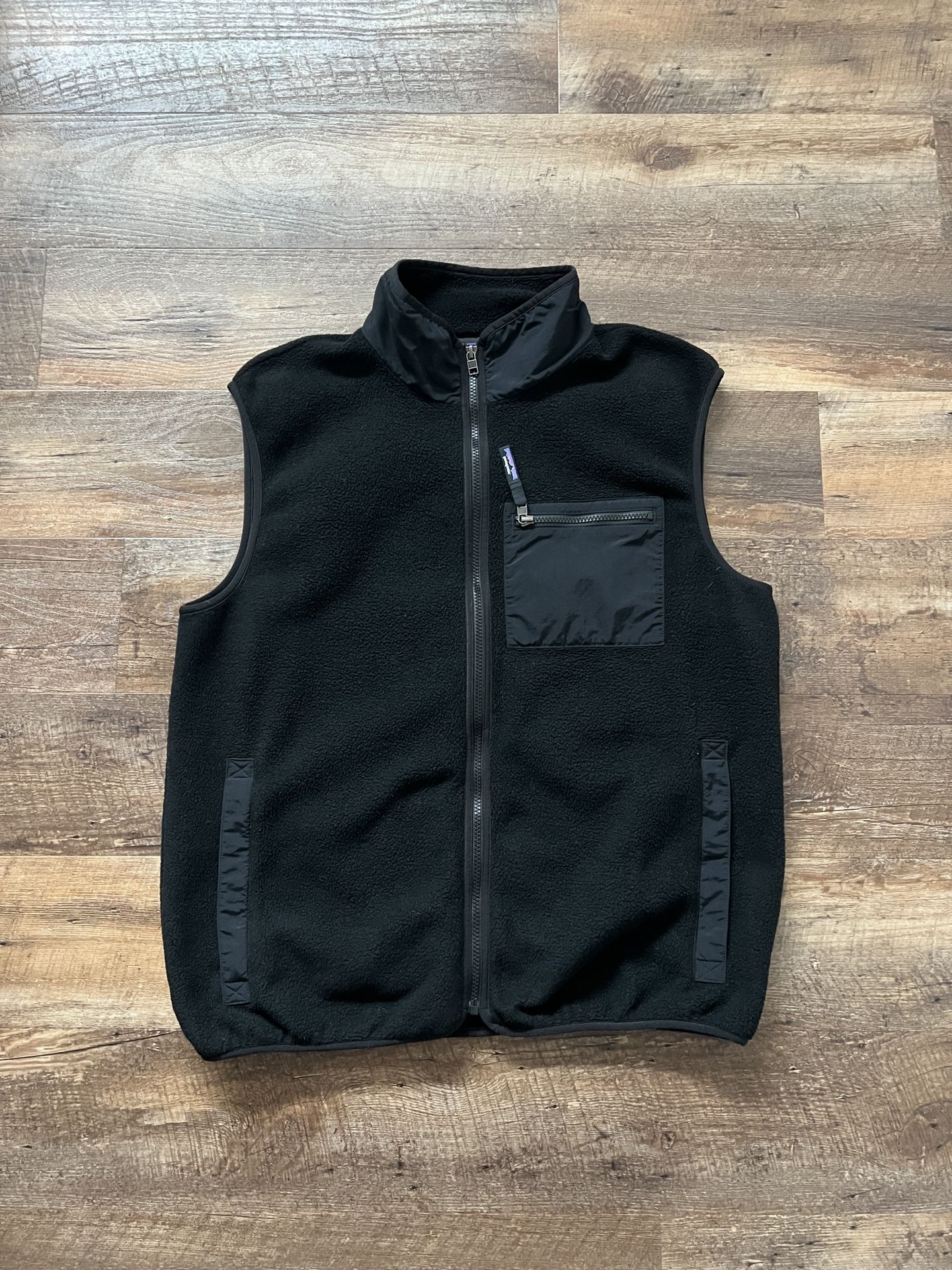 Men's Synchilla® Fleece Vest (black)- L