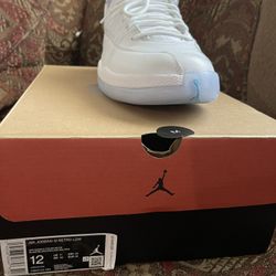 Air Jordan 12 Retro Low 