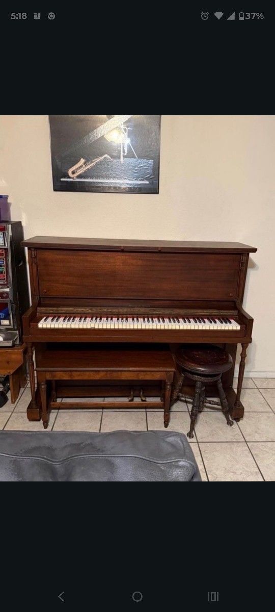 story and Clark piano 